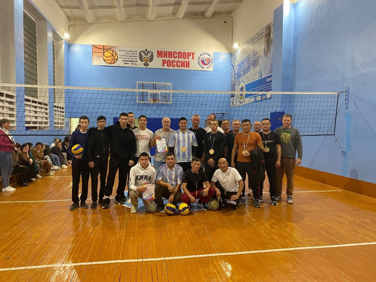 Турнир по волейболу для пап!.